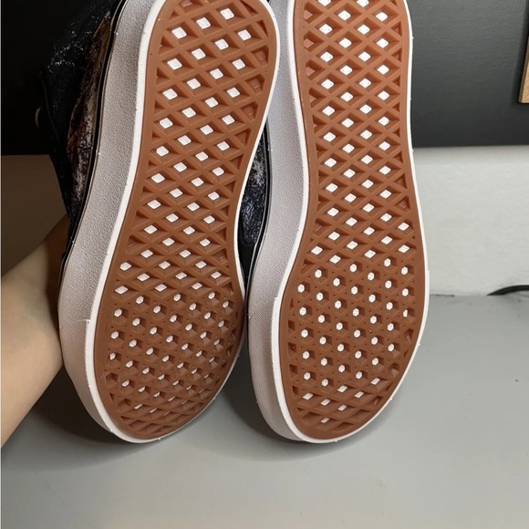 Vans - Picture 3 of 4